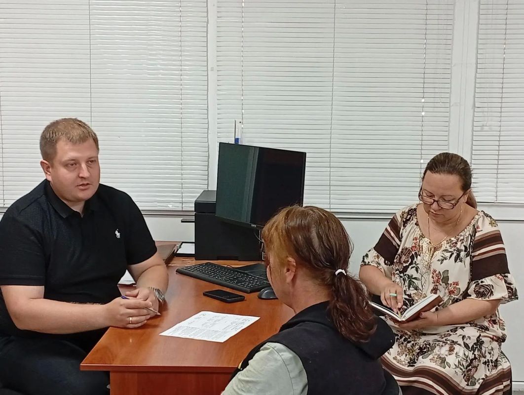 Николай Руппель: Сегодня по моему поручению очередной личный прием в администрации Ясиноватой провел заместитель главы администрации округа Александр Сергеев Николай Руппель: Сегодня по моему поручению очередной личный прием в администрации Ясиноватой провел заместитель главы администрации округа Александр Сергеев