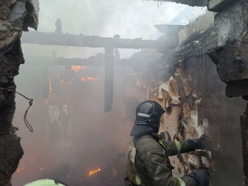 МЧС за сутки ликвидировано 15 пожаров, в том числе 10 - ландшафтных