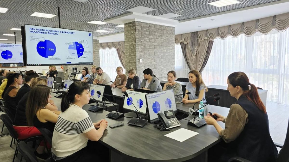 Просвещение как путь к повышению компетенций: с начала 2026 года лекции Общества «Знание» в ДНР посетили более 9 тысяч госслужащих Просвещение как путь к повышению компетенций: с начала 2026 года лекции Общества «Знание» в ДНР посетили более 9 тысяч госслужащих