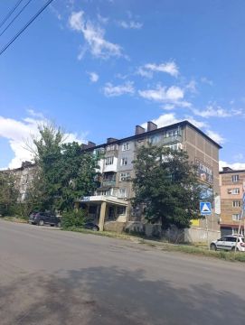 На территории городской округ Торез проведены работы по благоустройству придомовых территорий многоквартирных домов подрядными организациями, где ранее проводились ремонтно-восстановительные и строительные работы