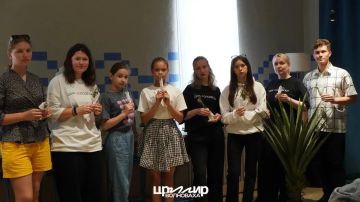 Цветочное признание: бутоньерки дружбы