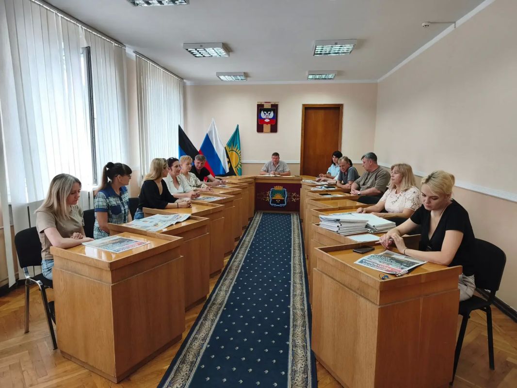 29 июля, первый заместитель руководителя Управы Кировского внутригородского района Администрации городского округа Макеевка Донецкой Народной Республики Андрей Коренев провел заседание политсовета
