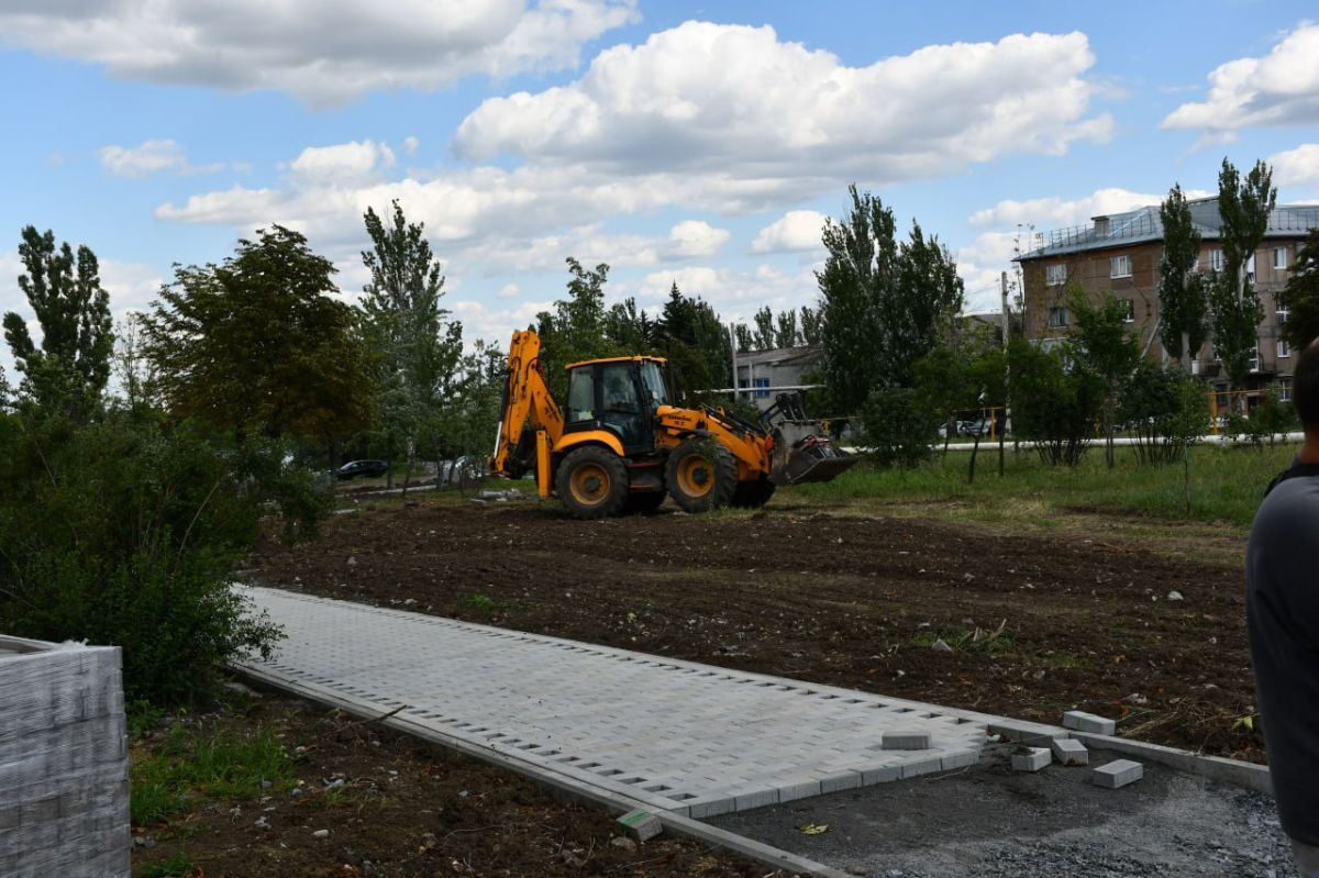Руководство округа держит на контроле благоустройство парков в Кировском Руководство округа держит на контроле благоустройство парков в Кировском