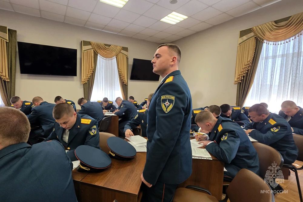 К службе готовы! В ДНР 44 лейтенанта пополнили ряды МЧС России К службе готовы! В ДНР 44 лейтенанта пополнили ряды МЧС России
