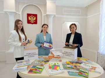 Ямальцы продолжают помогать подшефным библиотекам Волновахского округа