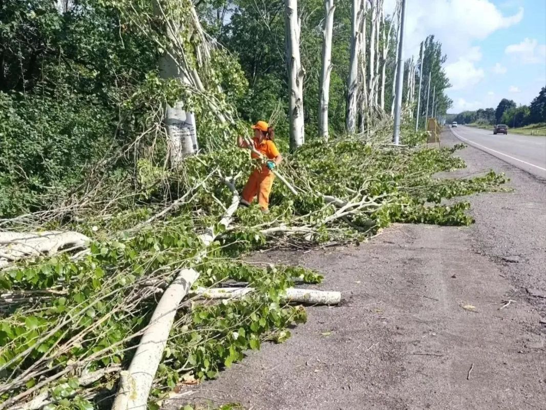 #СОДЕРЖАНИЕ_СВОД за сутки. В рамках содержания выполняем работы по обеспечению безопасного проезда на железнодорожных переездах Нанесли горизонтальную разметку на ж/д переездах, расположенных на автомобильных дорогах... #СОДЕРЖАНИЕ_СВОД за сутки. В рамках содержания выполняем работы по обеспечению безопасного проезда на железнодорожных переездах Нанесли горизонтальную разметку на ж/д переездах, расположенных на автомобильных дорогах...