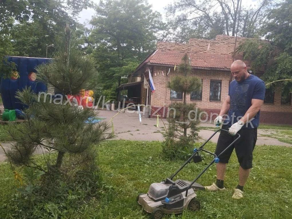 Алексей Кулемзин: Предприятия торговли присоединились к еженедельной акции «Чистый четверг» Алексей Кулемзин: Предприятия торговли присоединились к еженедельной акции «Чистый четверг»