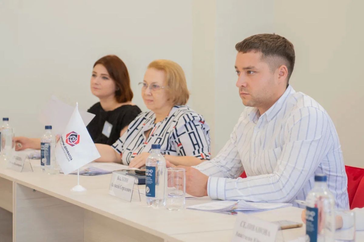 Участники Республиканской премии «Гордость Донбасса» спецпроекта «За дело» встретились с экспертами Участники Республиканской премии «Гордость Донбасса» спецпроекта «За дело» встретились с экспертами