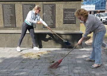 Иван Адамец: Сотрудники Управы Куйбышевского района и коллектив «Зеленого строительства» привели в порядок знаковые места нашей памяти