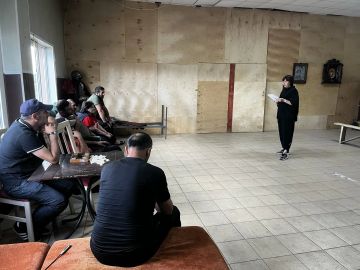 Сотрудники отдела внутренней и информационной политики провели встречу с трудовыми мигрантами в рамках программы интеграции иностранцев