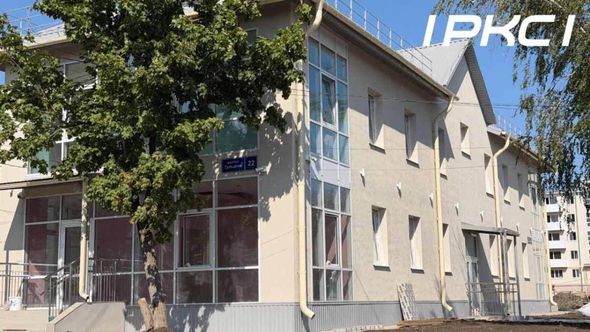 В Мариуполе на улице Азовстальской завершается восстановление второго корпуса ДК «Строителей» В Мариуполе на улице Азовстальской завершается восстановление второго корпуса ДК «Строителей»