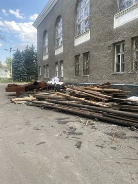 В Ясиноватой продолжаются работы по восстановлению Дворца культуры машиностроителей