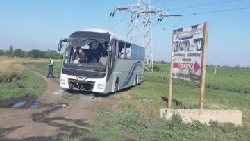 Первые кадры с места удара дрона ВСУ по автобусу Краснодар — Донецк