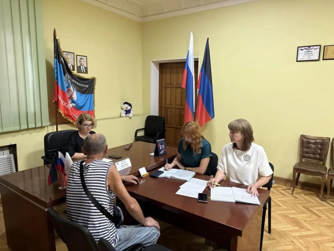 Замглавы администрации округа ответила на вопросы шахтерцев Замглавы администрации округа ответила на вопросы шахтерцев