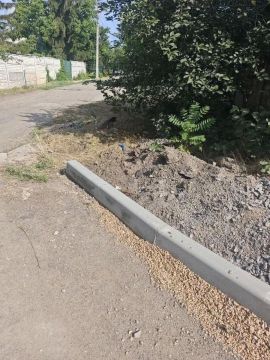 Якутия продолжает обновление пешеходной зоны на улице Калинина в Докучаевске