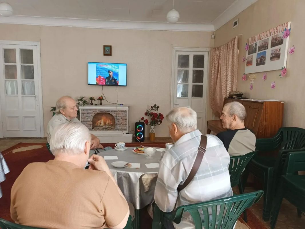 Сегодня,в Центрально-Городском внутригородском районе, на базе ГБОУ социального обслуживания «Центр социального обслуживания населения Центрально-Городского района города Макеевки», прошло мероприятие, приуроченное ко «Дню... Сегодня,в Центрально-Городском внутригородском районе, на базе ГБОУ социального обслуживания «Центр социального обслуживания населения Центрально-Городского района города Макеевки», прошло мероприятие, приуроченное ко «Дню...