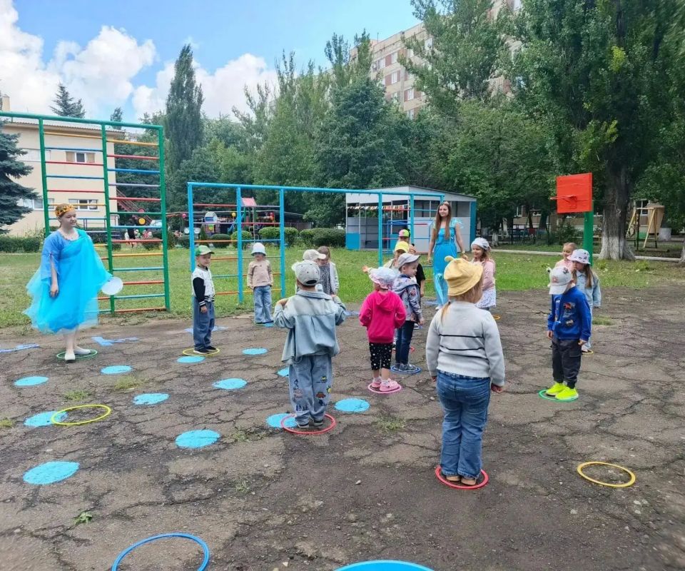 В царстве Нептуна: дошколята окунулись в атмосферу легенд и фантазий В царстве Нептуна: дошколята окунулись в атмосферу легенд и фантазий