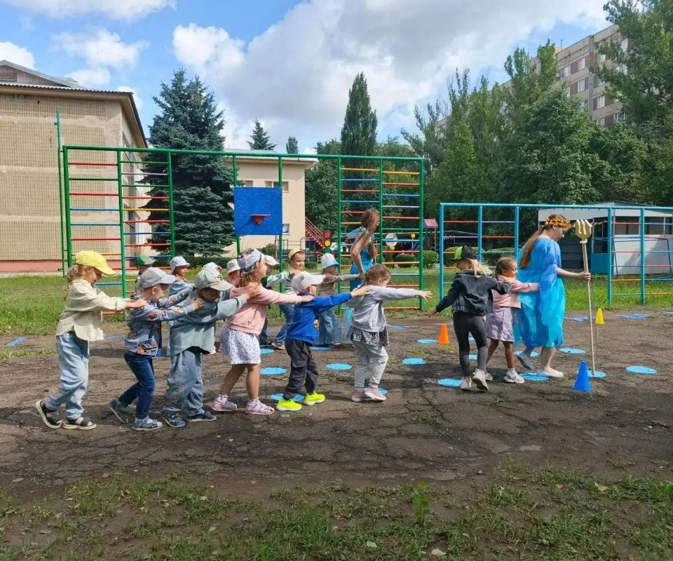 В царстве Нептуна: дошколята окунулись в атмосферу легенд и фантазий В царстве Нептуна: дошколята окунулись в атмосферу легенд и фантазий