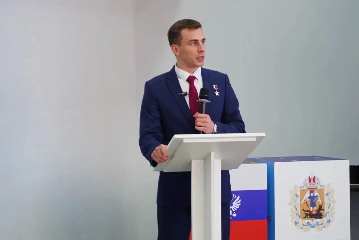 Патриотизм строится на ежедневной работе над собой и ответственности за свои поступки Патриотизм строится на ежедневной работе над собой и ответственности за свои поступки
