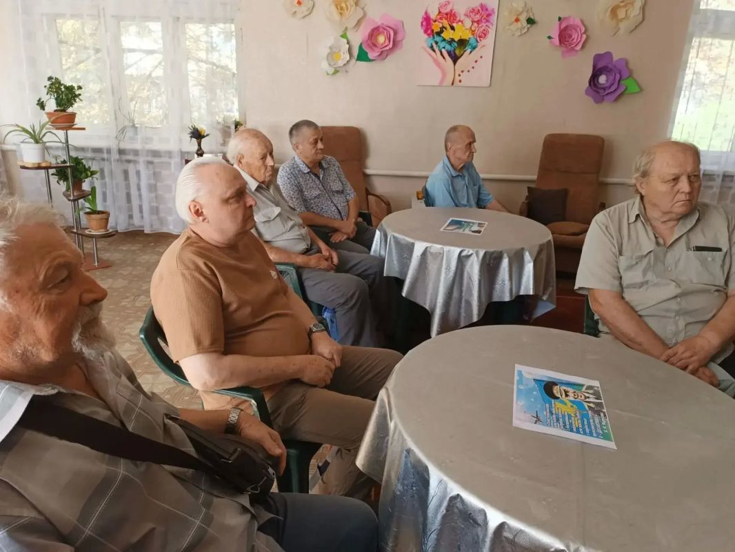 Сегодня,в Центрально-Городском внутригородском районе, на базе ГБОУ социального обслуживания «Центр социального обслуживания населения Центрально-Городского района города Макеевки», прошло мероприятие, приуроченное ко «Дню... Сегодня,в Центрально-Городском внутригородском районе, на базе ГБОУ социального обслуживания «Центр социального обслуживания населения Центрально-Городского района города Макеевки», прошло мероприятие, приуроченное ко «Дню...