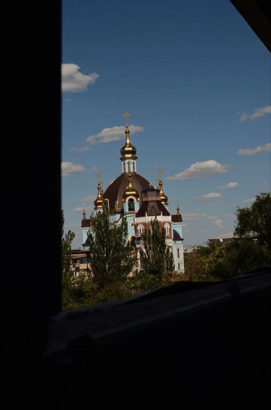 #нампишут из Мариуполя:. В общем, сегодня я гулял в центре Мариуполя и побывал в ЦУМе #нампишут из Мариуполя:. В общем, сегодня я гулял в центре Мариуполя и побывал в ЦУМе