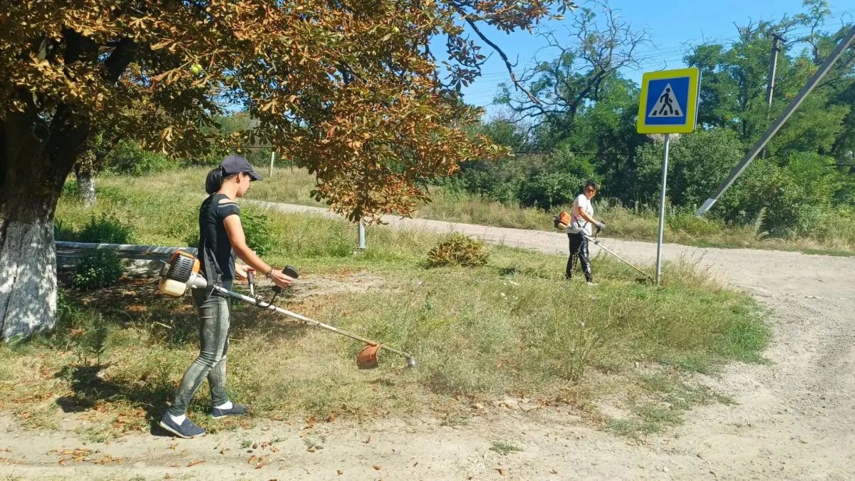 МБУ «Уютный округ» провел масштабные работы по благоустройству Старобешевского округа МБУ «Уютный округ» провел масштабные работы по благоустройству Старобешевского округа