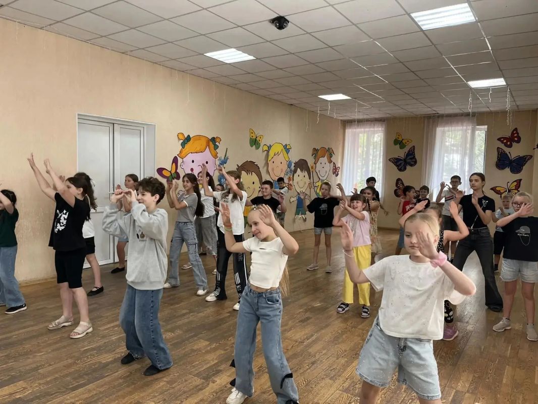 Закрытие второй смены площадки досуга «Арт-каникулы» в Центре детского и юношеского творчества Закрытие второй смены площадки досуга «Арт-каникулы» в Центре детского и юношеского творчества