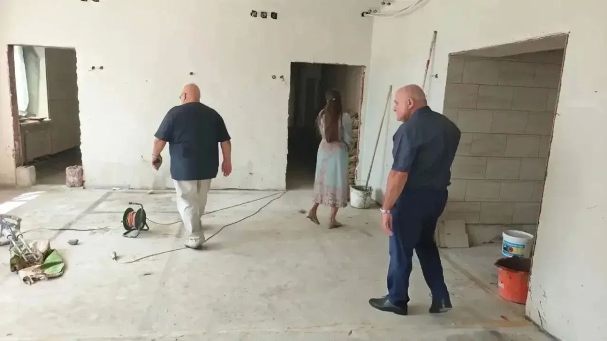 На контроле каждый объект. В селе Бердянское прошла рабочая выездная проверка хода строительства и ремонта социально значимых учреждений На контроле каждый объект. В селе Бердянское прошла рабочая выездная проверка хода строительства и ремонта социально значимых учреждений