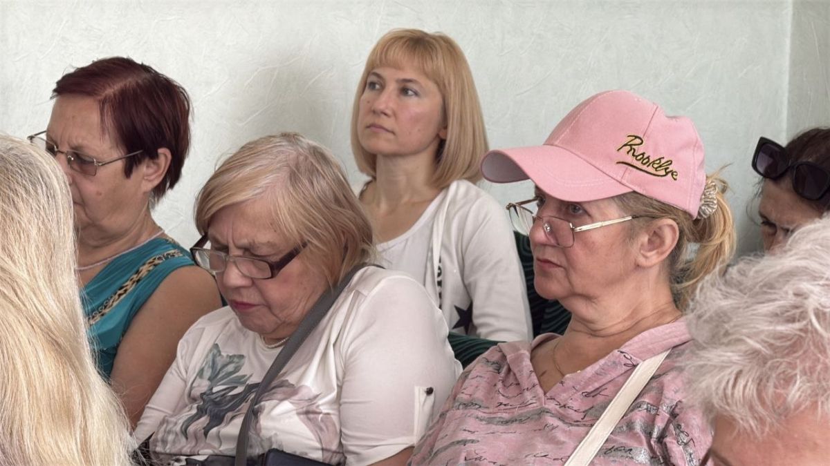 Анна Кондрыкинская: Состоялась очередная встреча с инициативными жителями и старшими по домам в Пролетарском районе города Донецка Анна Кондрыкинская: Состоялась очередная встреча с инициативными жителями и старшими по домам в Пролетарском районе города Донецка
