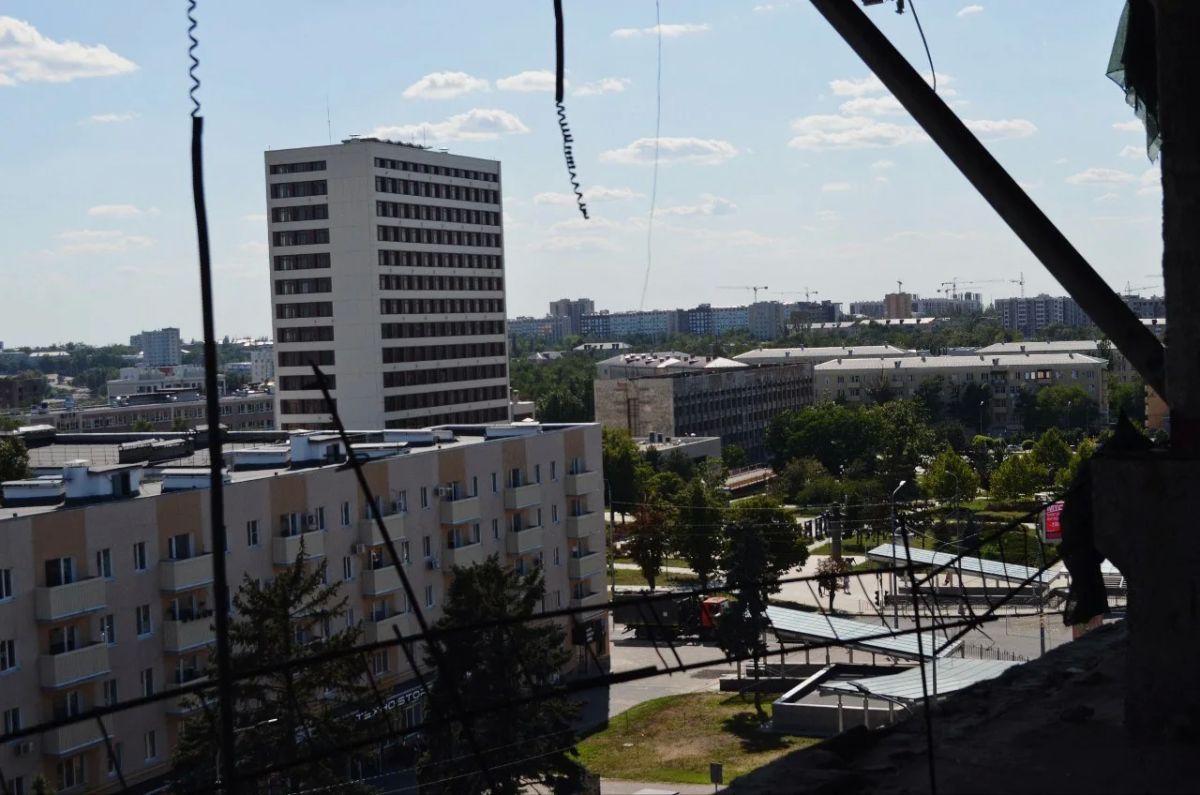 #нампишут из Мариуполя:. В общем, сегодня я гулял в центре Мариуполя и побывал в ЦУМе #нампишут из Мариуполя:. В общем, сегодня я гулял в центре Мариуполя и побывал в ЦУМе