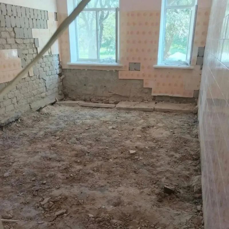 Владимирцы ремонтируют здание, медики из Якутии проводят операции: больница в Кировском – на этапе обновления Владимирцы ремонтируют здание, медики из Якутии проводят операции: больница в Кировском – на этапе обновления