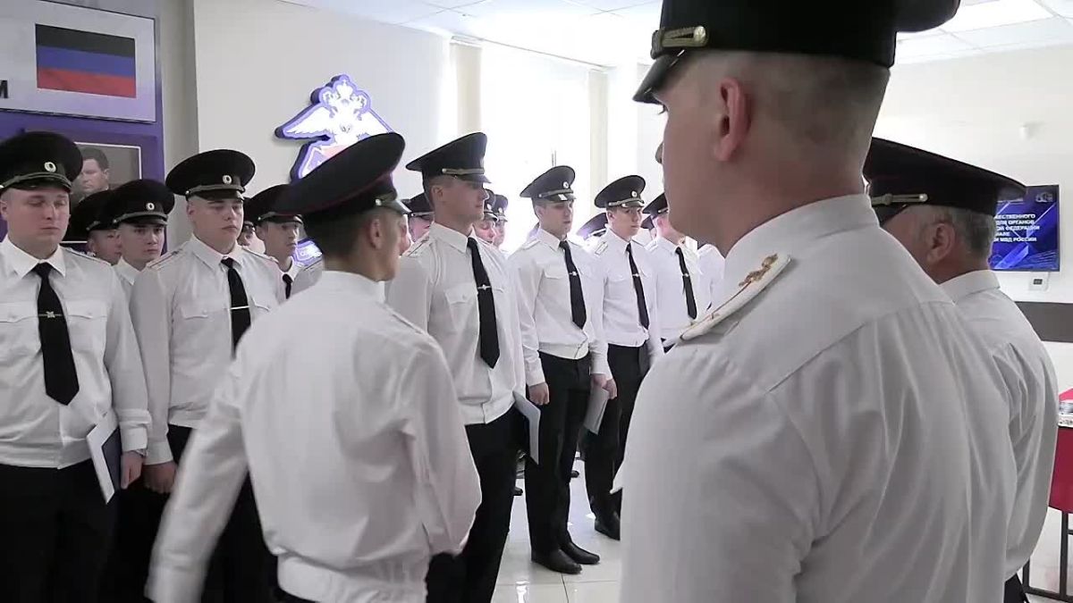 В Республике состоялась торжественная церемония выпуска специалистов Донецкого филиала Волгоградской академии МВД России