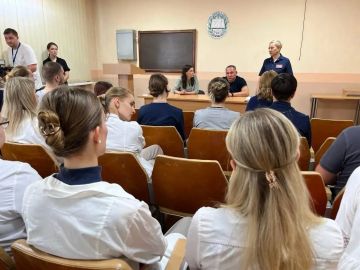 Ирина Куксенкова: Встретилась с донбасскими студентамимедиками
