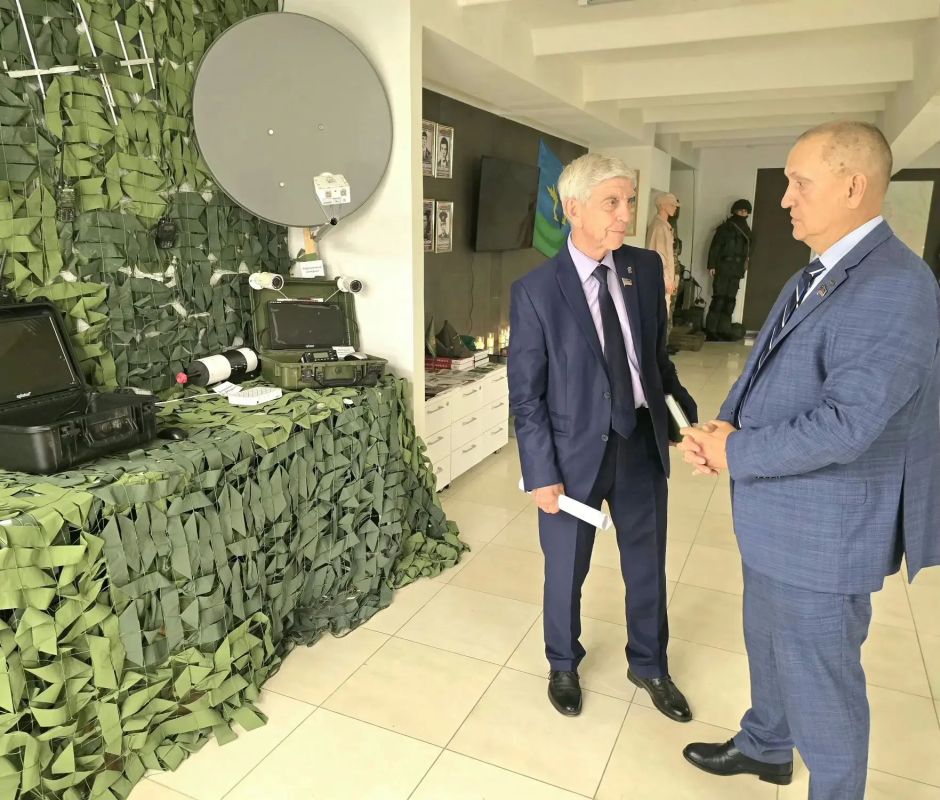 Дмитрий Огилец: Наш Дом Ветерана посетил один из самых старейших депутатов Народного Совета ДНР Мальков Александр Викторович Дмитрий Огилец: Наш Дом Ветерана посетил один из самых старейших депутатов Народного Совета ДНР Мальков Александр Викторович