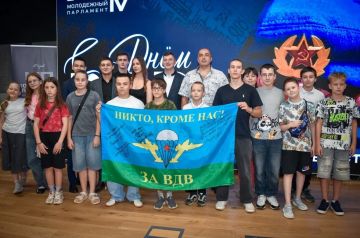 «Никто кроме нас!»: юнармейцы ДНР познакомились с десантной подготовкой