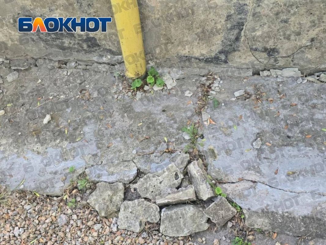 Треснувшему дому с худой проводкой на Цусимской предложили ждать капремонта ещё около 30 лет Треснувшему дому с худой проводкой на Цусимской предложили ждать капремонта ещё около 30 лет