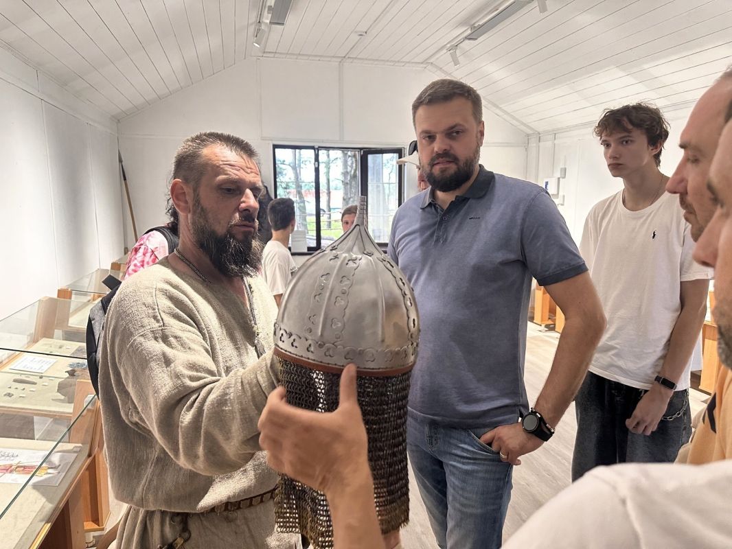 Артём Туров: В Смоленске прошел фестиваль исторической реконструкции и славянской культуры "Гнёздово-2026" Артём Туров: В Смоленске прошел фестиваль исторической реконструкции и славянской культуры "Гнёздово-2026"
