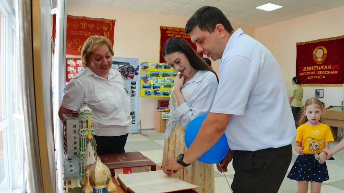 Праздник на рельсах: в Донецке отметили День железнодорожника Праздник на рельсах: в Донецке отметили День железнодорожника