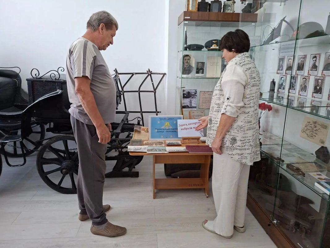 В преддверии профессионального праздника Дня железнодорожника 01.08.2026 г. в Волновахском окружном историко – краеведческом музее открылась выставка «Дорога, которую выбрали мы!» В преддверии профессионального праздника Дня железнодорожника 01.08.2026 г. в Волновахском окружном историко – краеведческом музее открылась выставка «Дорога, которую выбрали мы!»