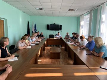 Сегодня, 3 августа 2026 года, состоялось аппаратное совещание с начальниками структурных подразделений Администрации Новоазовского муниципального округа, территориальных подразделений министерств и ведомств ДНР, а также с...