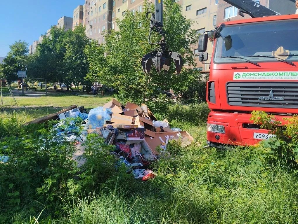 31 июля, с целью приведения территории в надлежащее санитарное состояние в Кировском внутригородском районе выполнены работы по вывозу крупногабаритных накоплений мусора на контейнерных площадках по адресам: ул. Парижской... 31 июля, с целью приведения территории в надлежащее санитарное состояние в Кировском внутригородском районе выполнены работы по вывозу крупногабаритных накоплений мусора на контейнерных площадках по адресам: ул. Парижской...