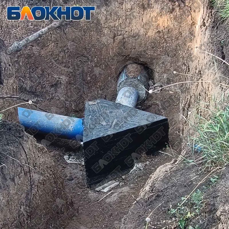 Трубу, соединяющую водоузлы в Кировском районе Донецка, уложили, но воды в кранах больше не стало