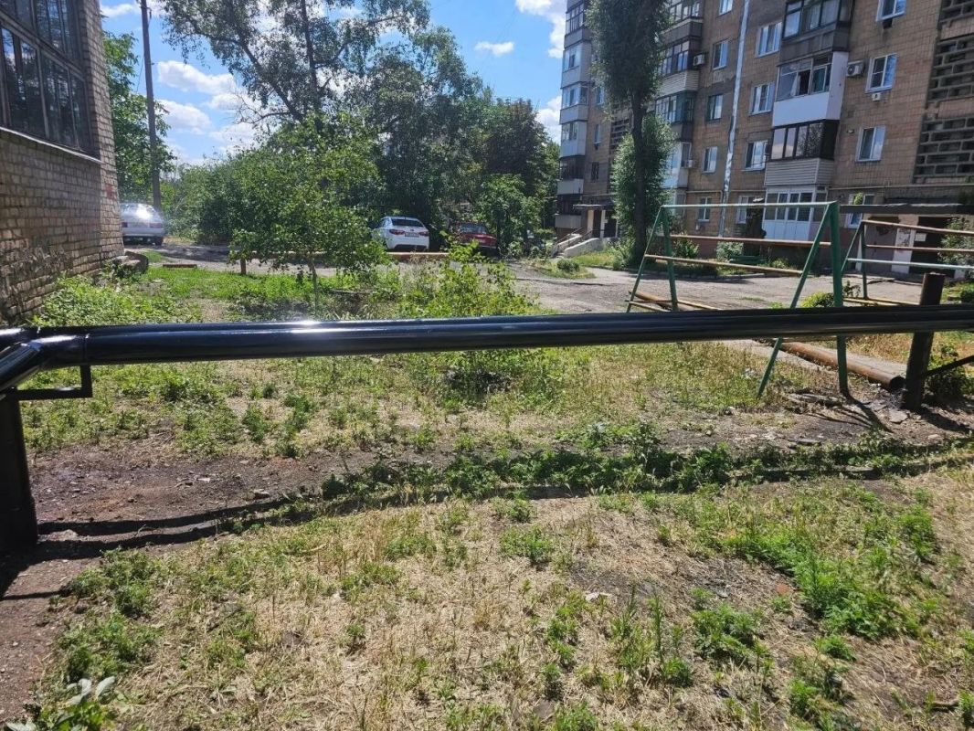 В рамках сотрудничества с шеф-регионом — Самарской областью — специалисты предприятия «СамРЭК» продолжают реализацию комплекса мероприятий по модернизации и обслуживанию инженерных сетей городского округа Снежное В рамках сотрудничества с шеф-регионом — Самарской областью — специалисты предприятия «СамРЭК» продолжают реализацию комплекса мероприятий по модернизации и обслуживанию инженерных сетей городского округа Снежное