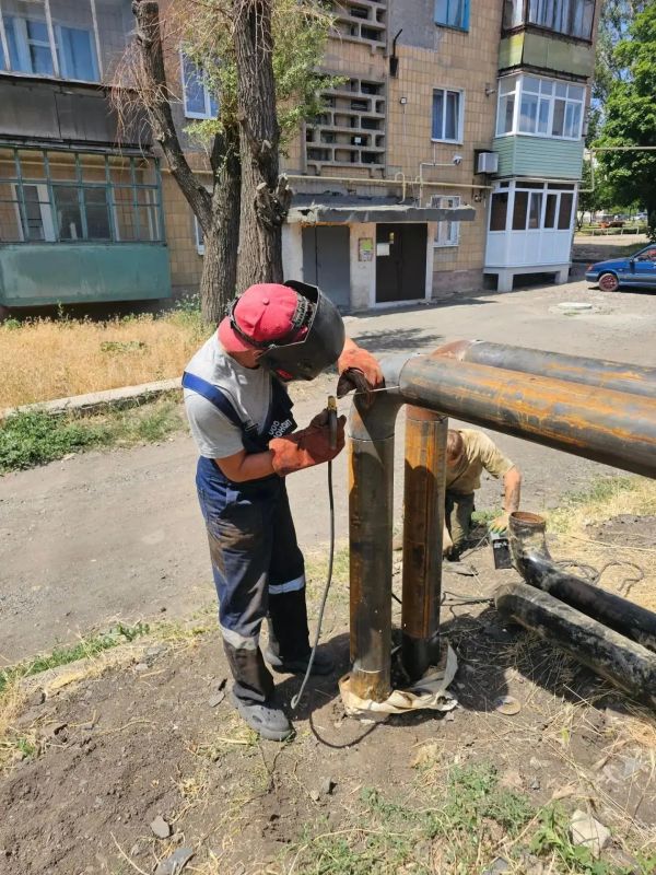 В рамках сотрудничества с шеф-регионом — Самарской областью — специалисты предприятия «СамРЭК» продолжают реализацию комплекса мероприятий по модернизации и обслуживанию инженерных сетей городского округа Снежное В рамках сотрудничества с шеф-регионом — Самарской областью — специалисты предприятия «СамРЭК» продолжают реализацию комплекса мероприятий по модернизации и обслуживанию инженерных сетей городского округа Снежное