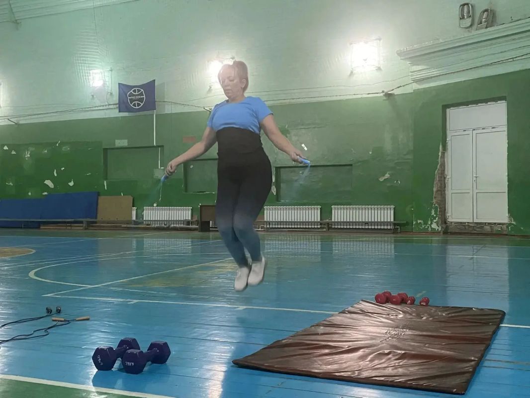 Турнир по кроссфиту. В стенах клуба «Металлург» царила жаркая атмосфера Турнир по кроссфиту. В стенах клуба «Металлург» царила жаркая атмосфера