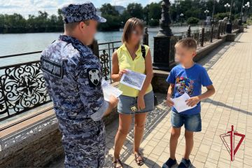 Представители пожарной инспекции Главного управления Росгвардии по ДНР провели разъяснительные беседы с гражданами на улицах Донецка