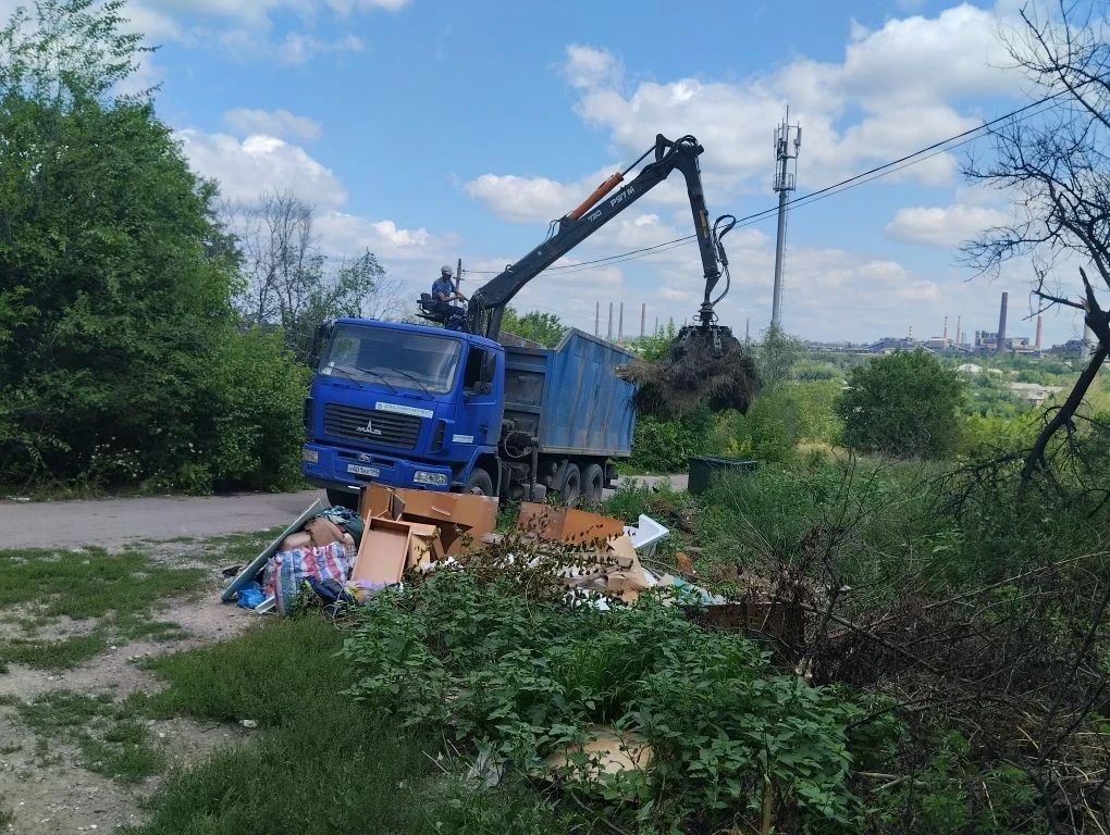 31 июля, с целью приведения территории в надлежащее санитарное состояние в Кировском внутригородском районе выполнены работы по вывозу крупногабаритных накоплений мусора на контейнерных площадках по адресам: ул. Парижской... 31 июля, с целью приведения территории в надлежащее санитарное состояние в Кировском внутригородском районе выполнены работы по вывозу крупногабаритных накоплений мусора на контейнерных площадках по адресам: ул. Парижской...