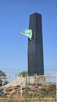 Грандиозный 50-метровый мемориал «Освободителям Донбасса» продолжают строить в Мариуполе
