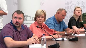 Глава ДНР Денис Пушилин провел еженедельное оперативное совещание с руководителями органов исполнительной власти и главами муниципальных образований