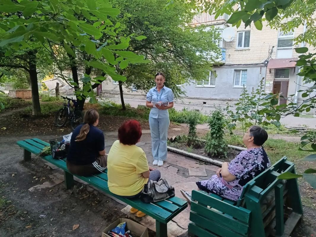 В городском округе Иловайск состоялась встреча с жителями, которую провела лидер общественного мнения, муниципальный координатор проекта «Управдом», председатель территориального общественного самоуправления «НОВЫЕ ДОМА»... В городском округе Иловайск состоялась встреча с жителями, которую провела лидер общественного мнения, муниципальный координатор проекта «Управдом», председатель территориального общественного самоуправления «НОВЫЕ ДОМА»...